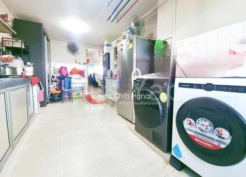 4 Room (4A) HDB for Sale in  41 Teban Gardens Road - Image 8